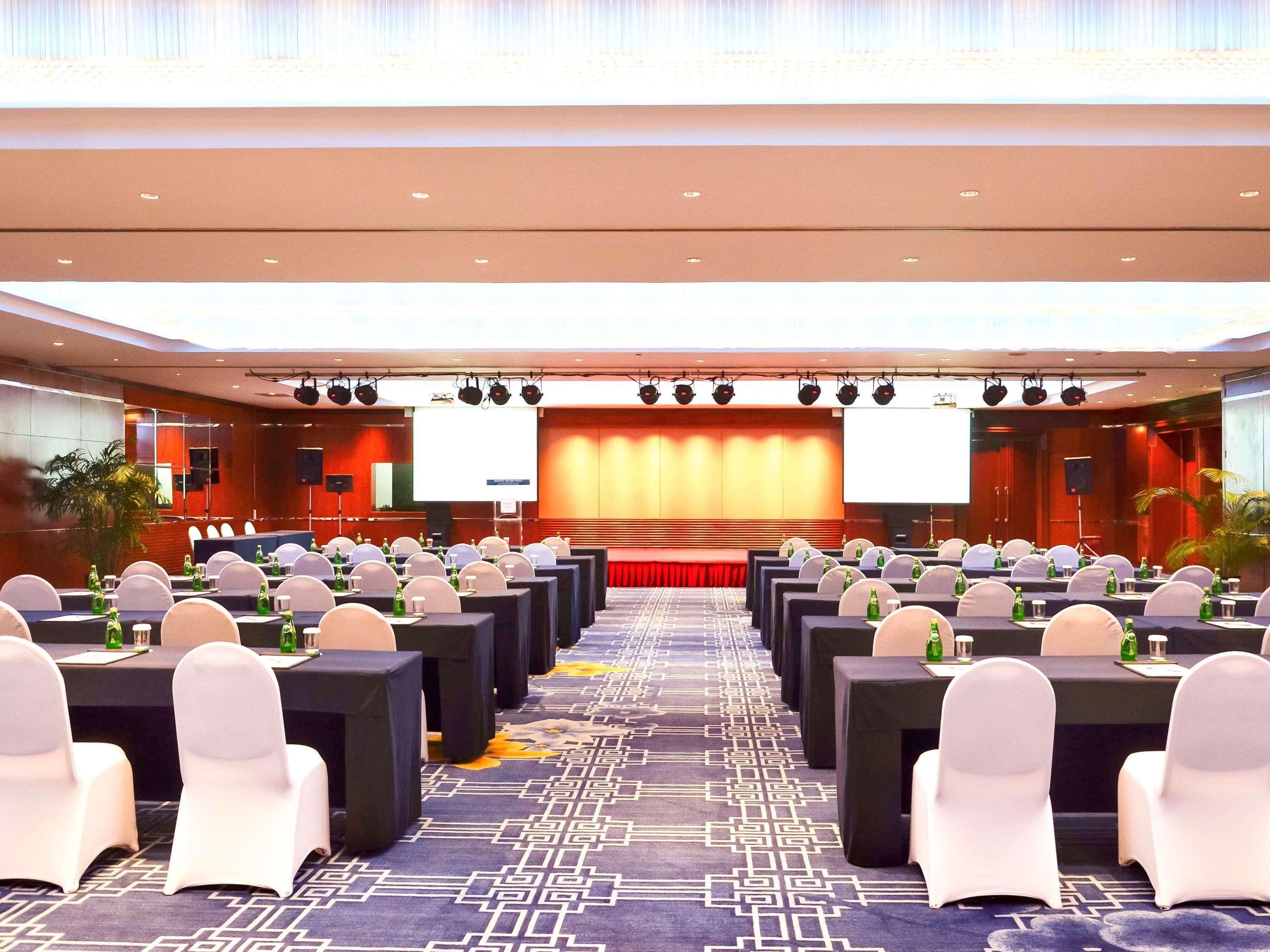 Novotel Beijing Peace Exterior foto
