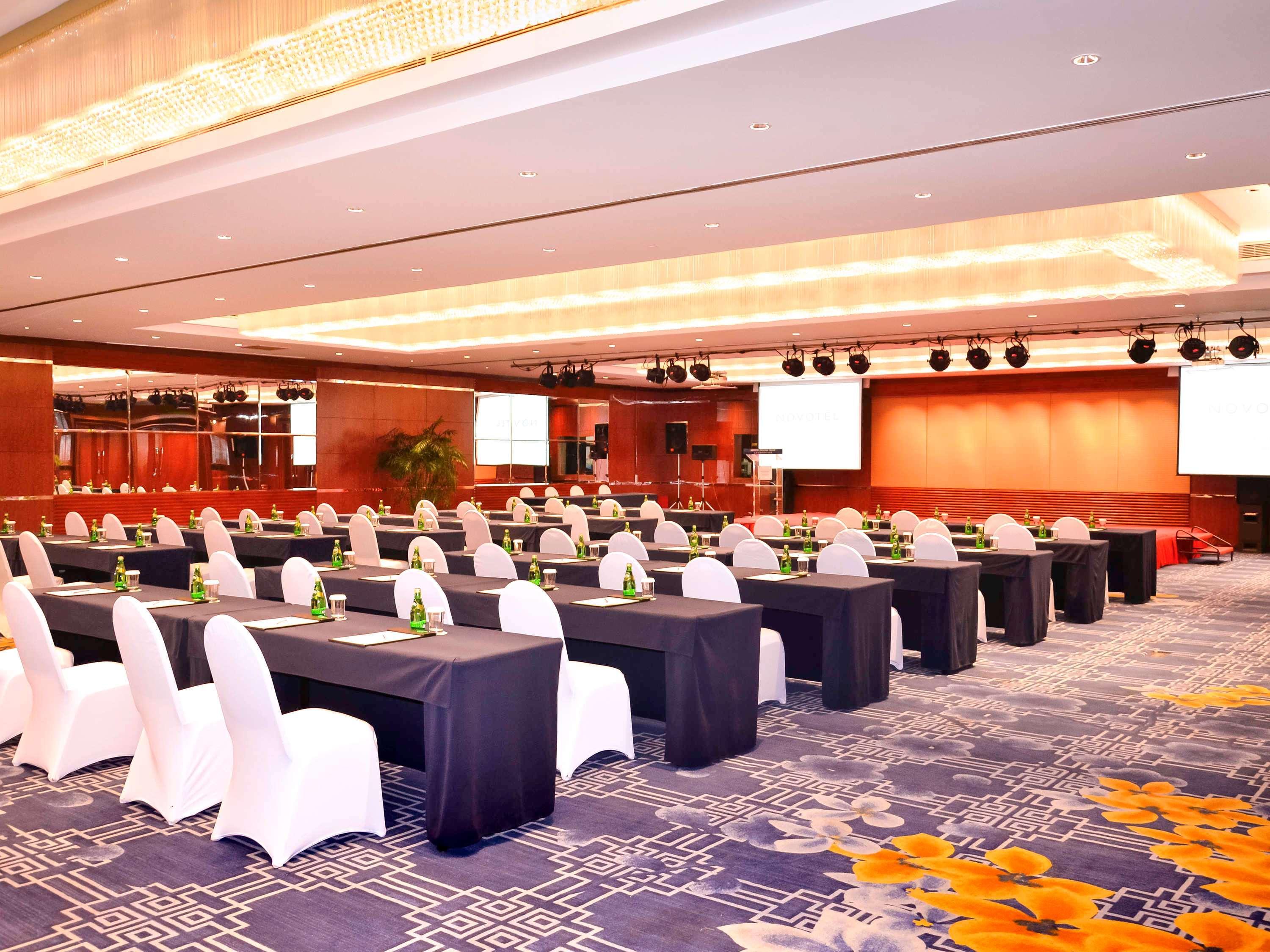 Novotel Beijing Peace Exterior foto