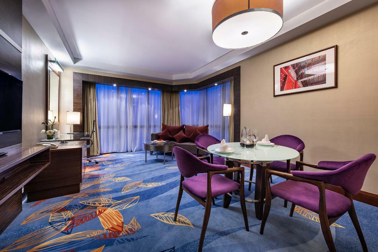 Novotel Beijing Peace Exterior foto